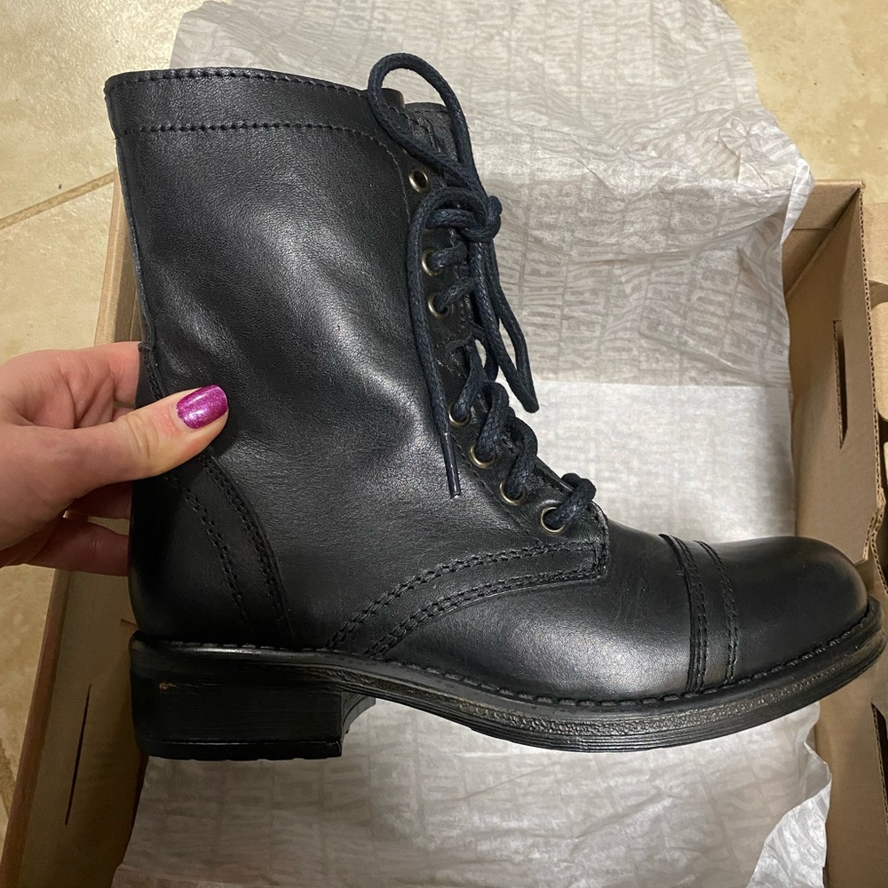 COPY - BRAND NEW Steve Madden “Trooper” style boots